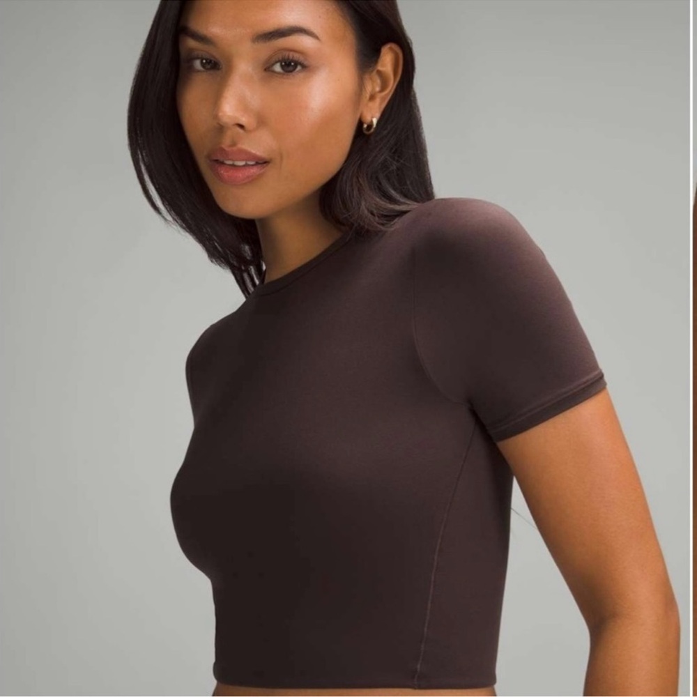 Lululemon size 8- wundermost ultra soft nulu crew